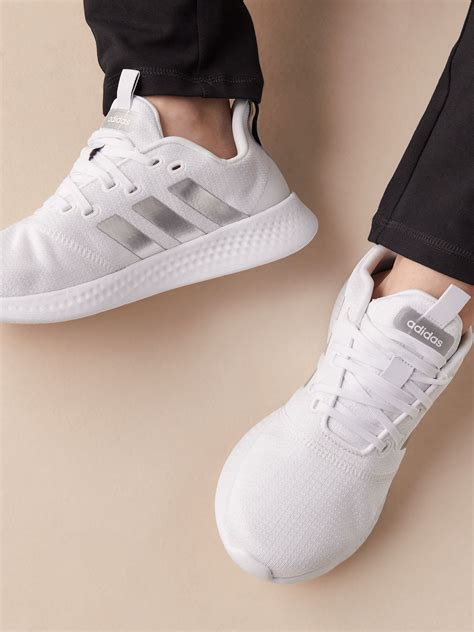 adidas weiße sneakers.